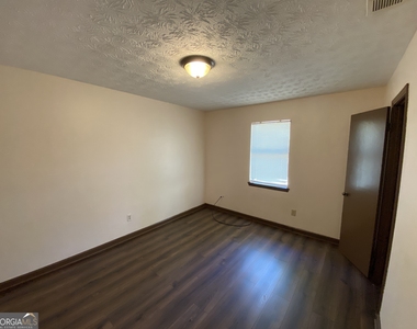 129 Tanglewood Drive - Photo Thumbnail 10
