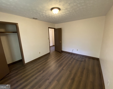 129 Tanglewood Drive - Photo Thumbnail 11