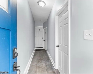 31 Glen Ave - Photo Thumbnail 4