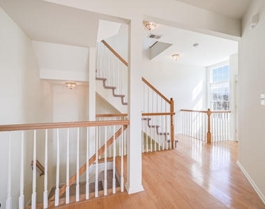 103 Crown Ct - Photo Thumbnail 24