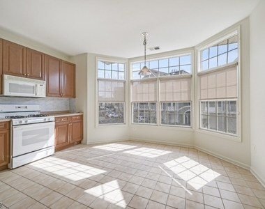 103 Crown Ct - Photo Thumbnail 3