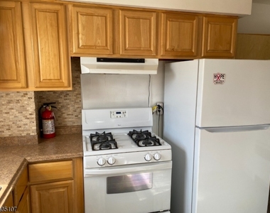 2612 Whittier Pl - Photo Thumbnail 6