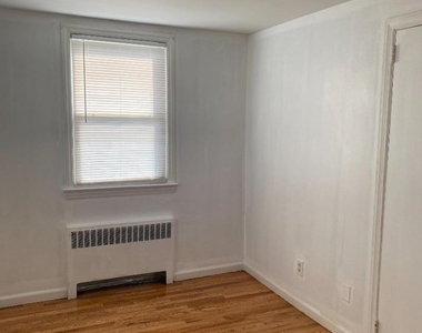 2612 Whittier Pl - Photo Thumbnail 10