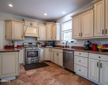 845 Woodbury Drive - Photo Thumbnail 6