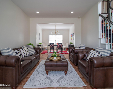 845 Woodbury Drive - Photo Thumbnail 3