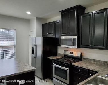 803 Mississippi Street - Photo Thumbnail 2
