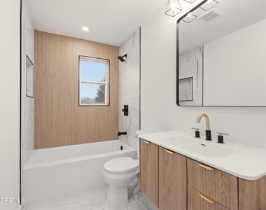 1041 Mulberry Place - Photo Thumbnail 11