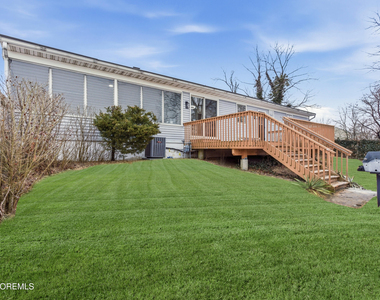 1041 Mulberry Place - Photo Thumbnail 17