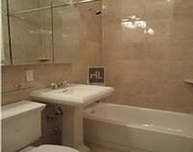 West 14th Street - Photo Thumbnail 9