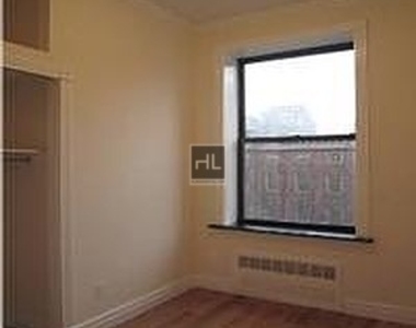 West 14th Street - Photo Thumbnail 5