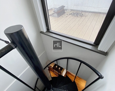 Hudson St. - Photo Thumbnail 6