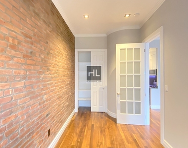 Hudson St. - Photo Thumbnail 7
