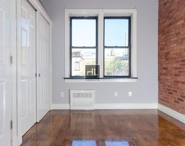 West 14th Street - Photo Thumbnail 10