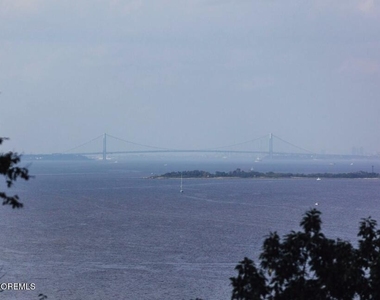 321 Shore Drive - Photo Thumbnail 16