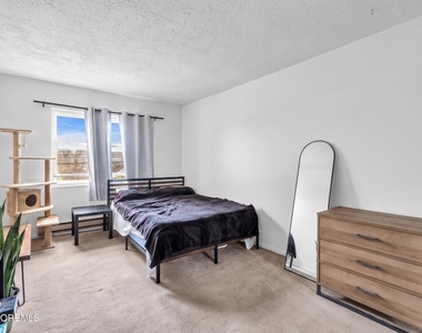 321 Shore Drive - Photo Thumbnail 6