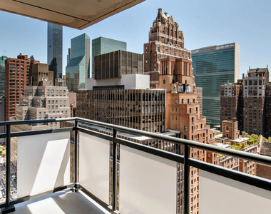 East 40th Street - Photo Thumbnail 2