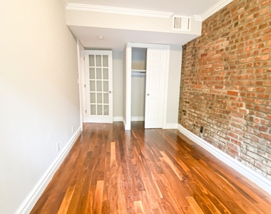 West 21st Street - Photo Thumbnail 9