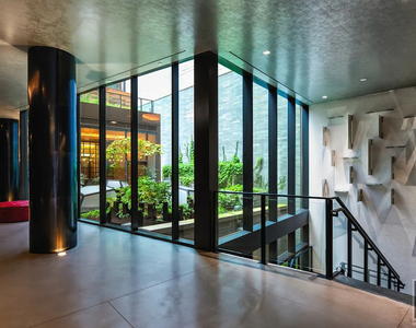 West 52nd Street - Photo Thumbnail 7