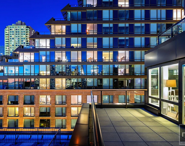 West 52nd Street - Photo Thumbnail 1