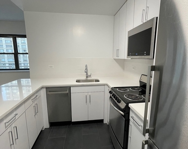 East 69 Street - Photo Thumbnail 4
