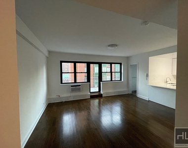 East 69 Street - Photo Thumbnail 2