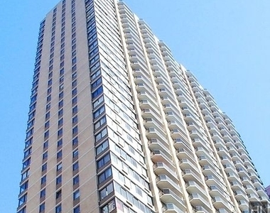 West 48th Street - Photo Thumbnail 5