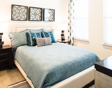 2101 W Rosedale Street - Photo Thumbnail 3