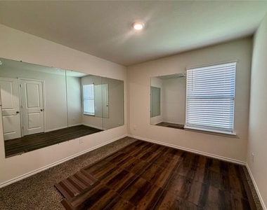 3324 Price Trail - Photo Thumbnail 13
