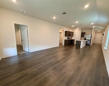 3324 Price Trail - Photo Thumbnail 6