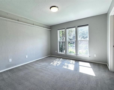 3801 Grifbrick Drive - Photo Thumbnail 18