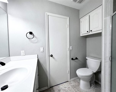 3801 Grifbrick Drive - Photo Thumbnail 17