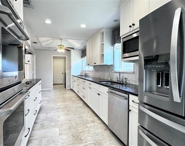 3801 Grifbrick Drive - Photo Thumbnail 5