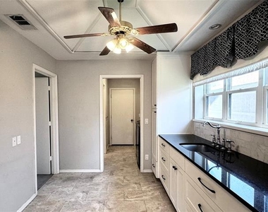 3801 Grifbrick Drive - Photo Thumbnail 8