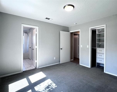 3801 Grifbrick Drive - Photo Thumbnail 20