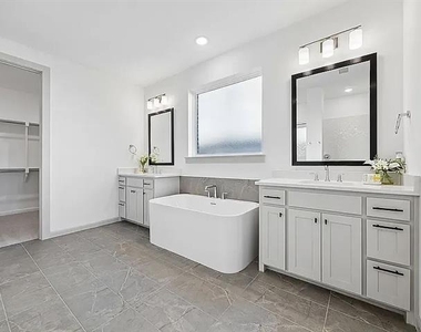 1720 Yaupon Court - Photo Thumbnail 13