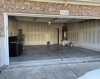 8745 Bigelow Drive - Photo Thumbnail 2