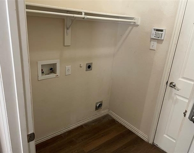 8745 Bigelow Drive - Photo Thumbnail 14