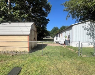 4528 Wildwood Circle - Photo Thumbnail 2