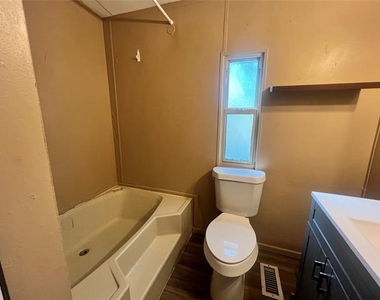 4528 Wildwood Circle - Photo Thumbnail 17