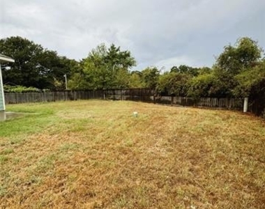 212 Lasso Circle - Photo Thumbnail 17