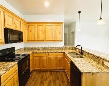 212 Lasso Circle - Photo Thumbnail 7