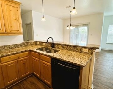 212 Lasso Circle - Photo Thumbnail 9
