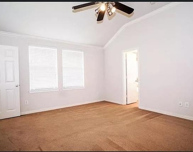 1820 Ringtail Drive - Photo Thumbnail 9