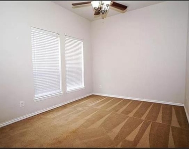 1820 Ringtail Drive - Photo Thumbnail 8
