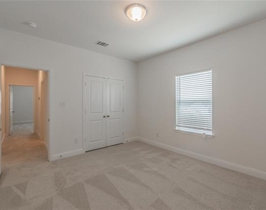 105 Observation Drive W - Photo Thumbnail 24