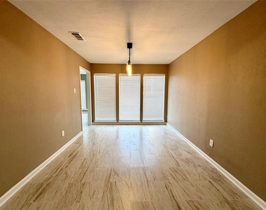 108 Trellis Place - Photo Thumbnail 15