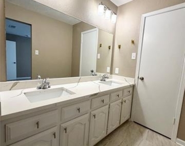 108 Trellis Place - Photo Thumbnail 8
