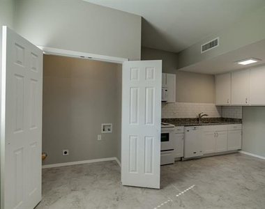 3025 Sappington Place - Photo Thumbnail 8