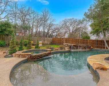 109 Meadowlands Drive - Photo Thumbnail 33