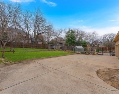 109 Meadowlands Drive - Photo Thumbnail 38